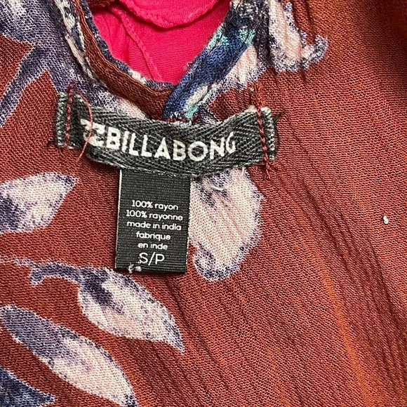 5/$20 BILLABONG Floral Lace Up Top - Picture 3 of 3